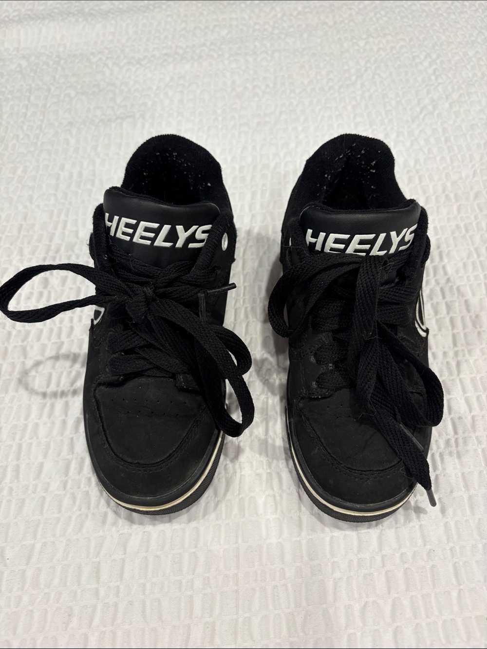 Heelys Black Lace-Up Propel Skate Shoes with White Logo
Size 13